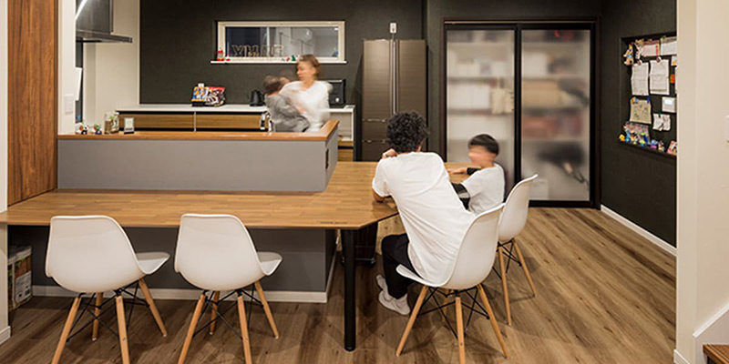 家族の思いやりが満ちる機能性に優れた住まい