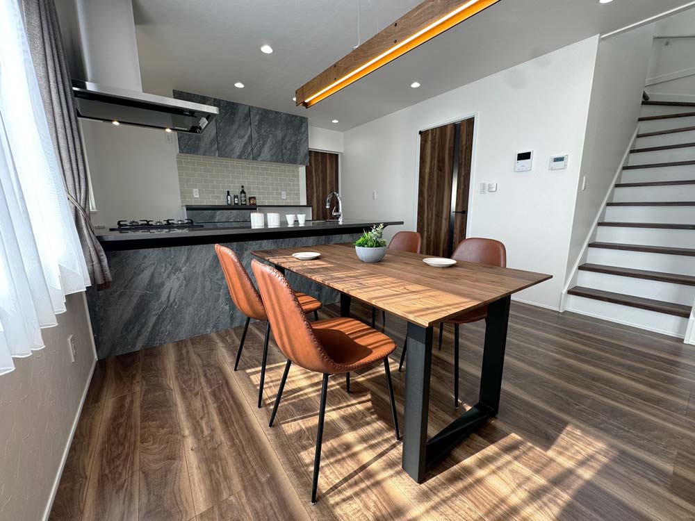 ウースター　内観　ダイニング