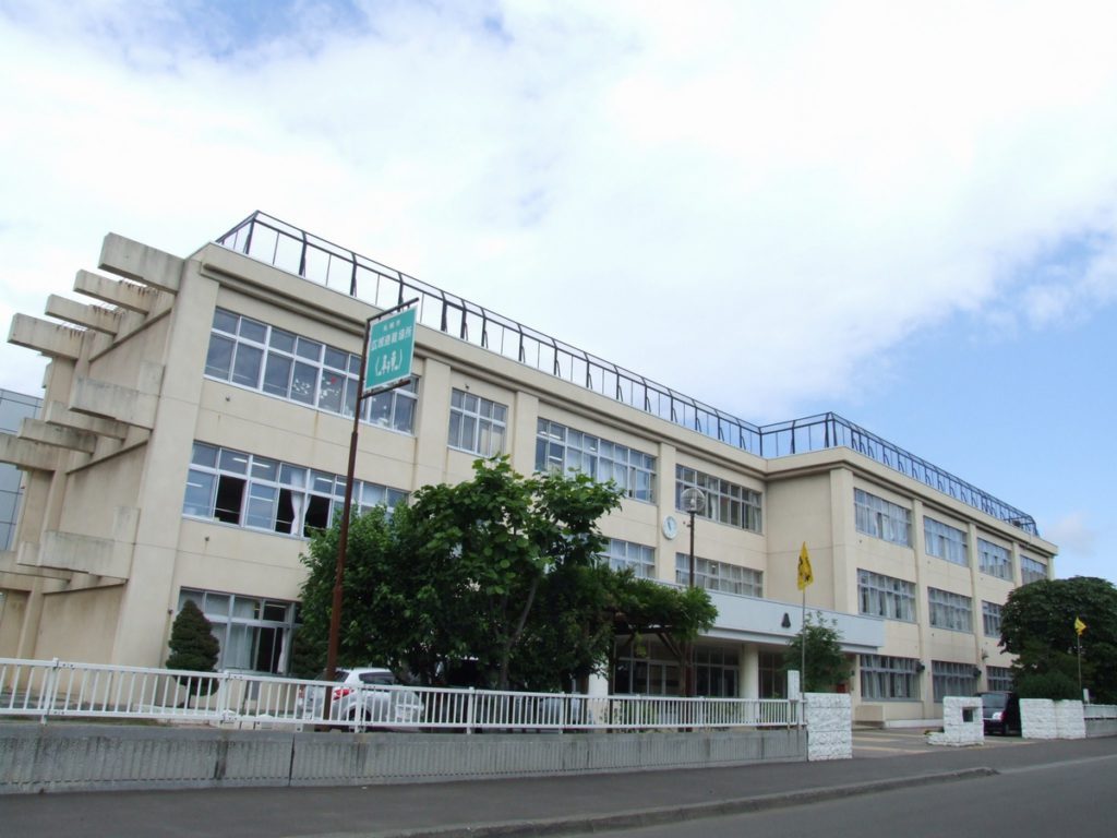 新川西中学校