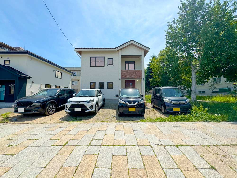 札幌 平岡のモデルハウス ゴドリッチ　外観 駐車