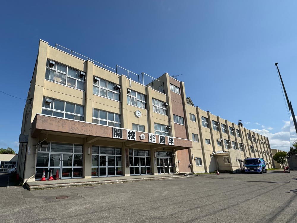 西岡南小学校