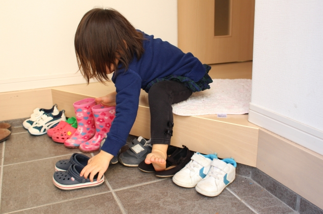 玄関収納に何を入れる？靴だけはもったいない！上手な収納方法とは