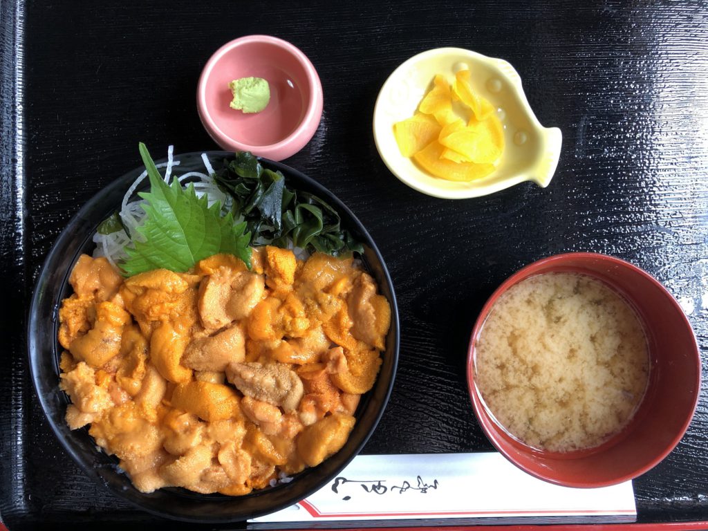 積丹のウニ丼
