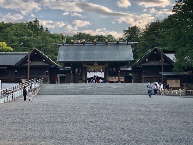 北海道神宮へ