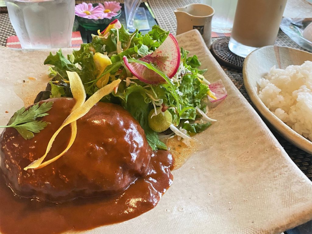 休日にカフェへ