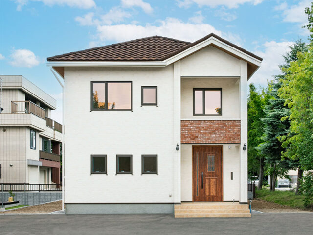 注文住宅で予算を削れるところは？予算オーバーしがちな部分や補助金も解説